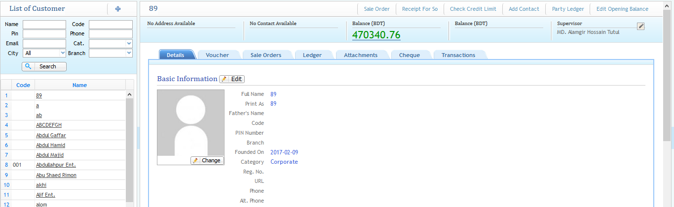 Checking out the customer or buyer list with details